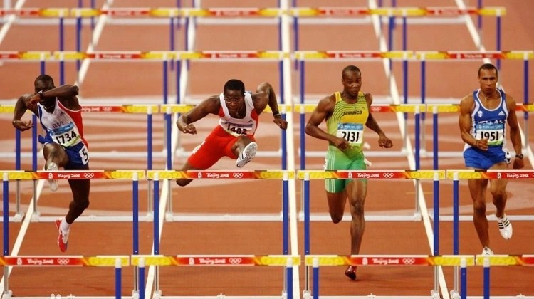 曼联解雇阿莫林，2.5亿镑引援恐再打水漂